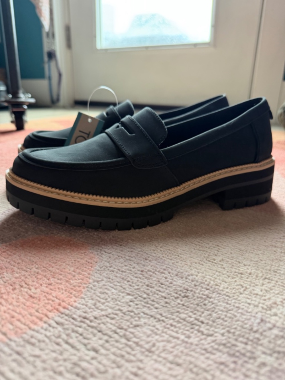 NWT Cara Black Leather Loafer Toms sz 7 medium
